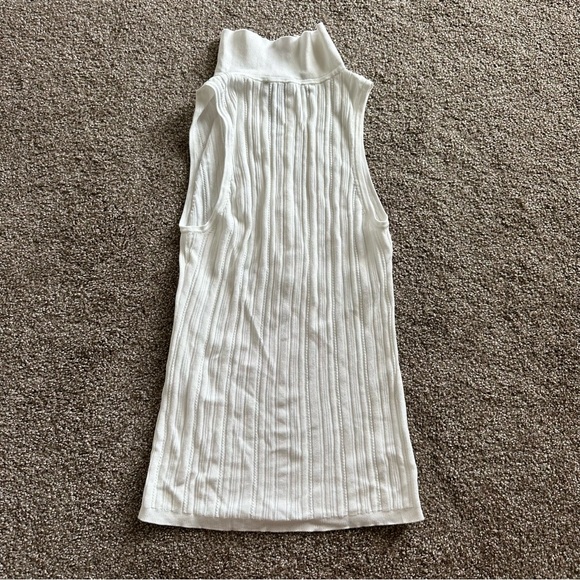 White House Black Market Ivory Ribbed Sleeveless Top - Picture 3 of 3